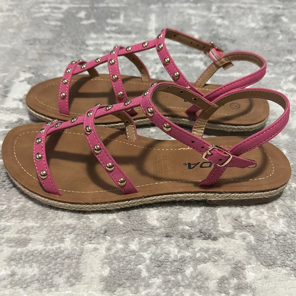 Glow getter Soda sandals. - Picture 2 of 2